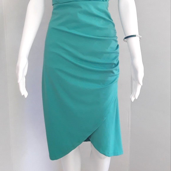 GREEN V-NECK RUFFLED COLLAR SIDE RUCHED DRESS SZ 12 - Picture 3 of 8